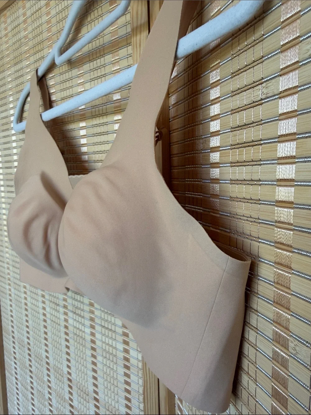 knix shadow mesh tshirt bra in beige, seamless wireless bra - Picture 12 of 17
